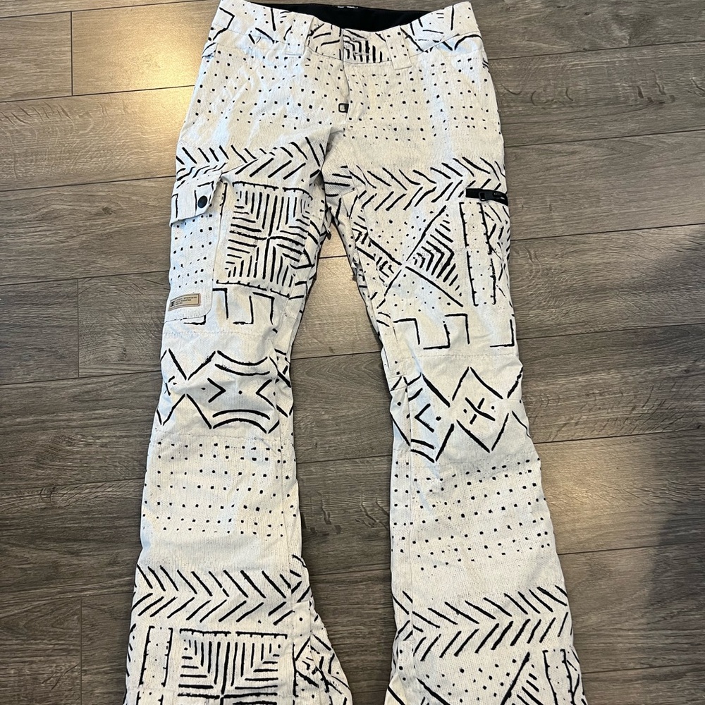 Snow/snowboard/ski pants